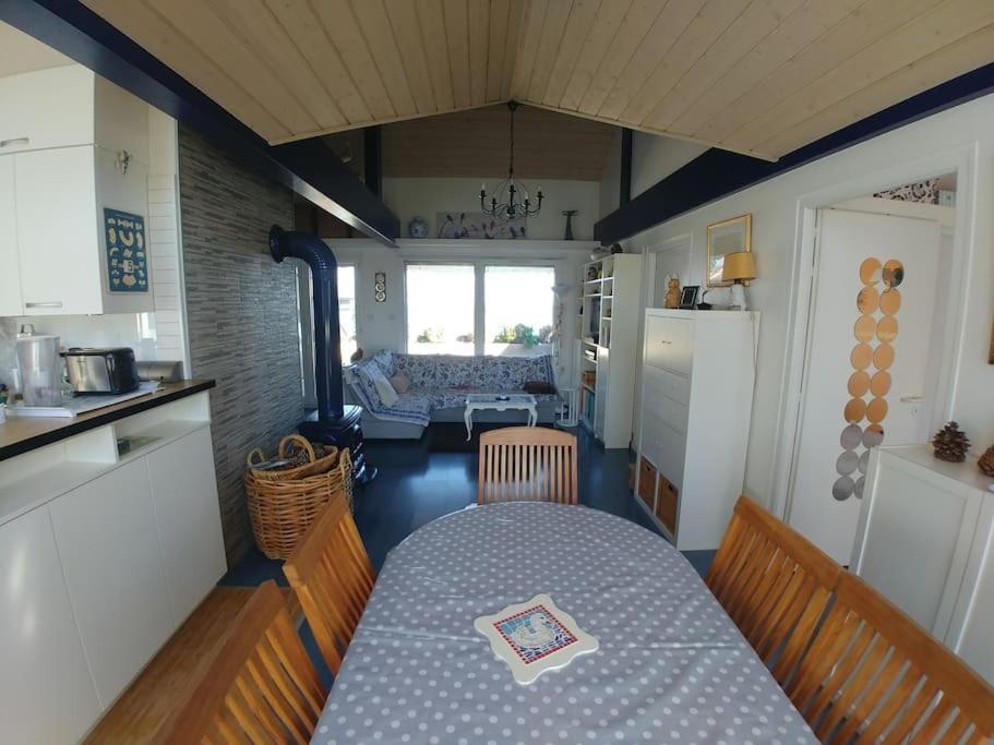 Lakefront. Appartement Pieds Dans L'Eau. View And Direct Access To The Lake. Anthy-sur-Leman Esterno foto